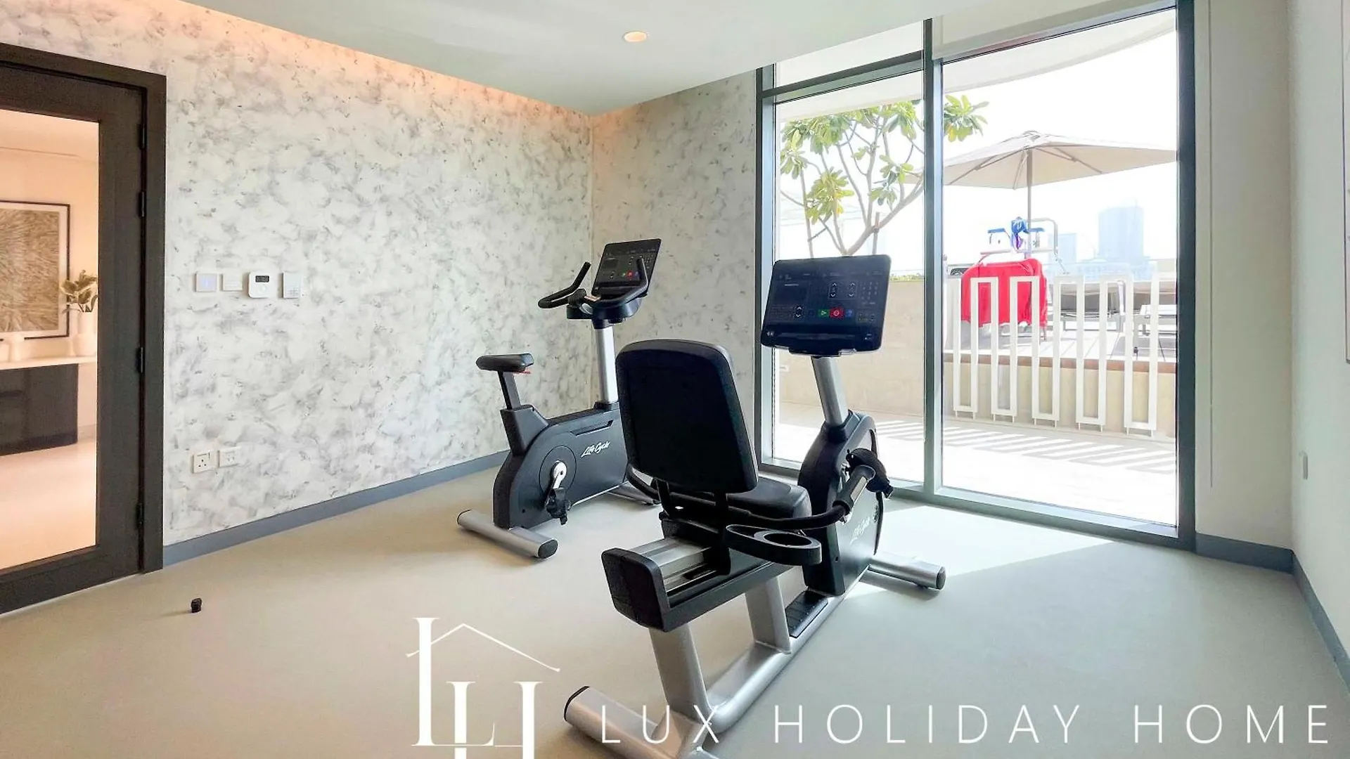 Lux The Marina Vista Beachfront Suite 4 Dubai 0*,